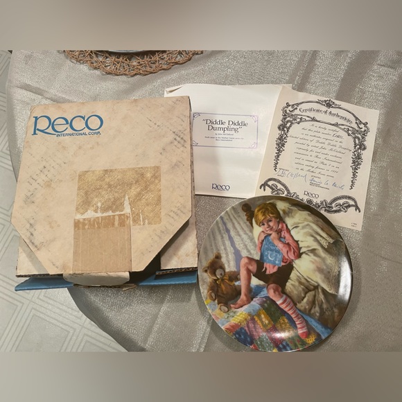 Vintage Diddle Diddle dumpling 1984 collectors plate with authentification - Picture 1 of 2